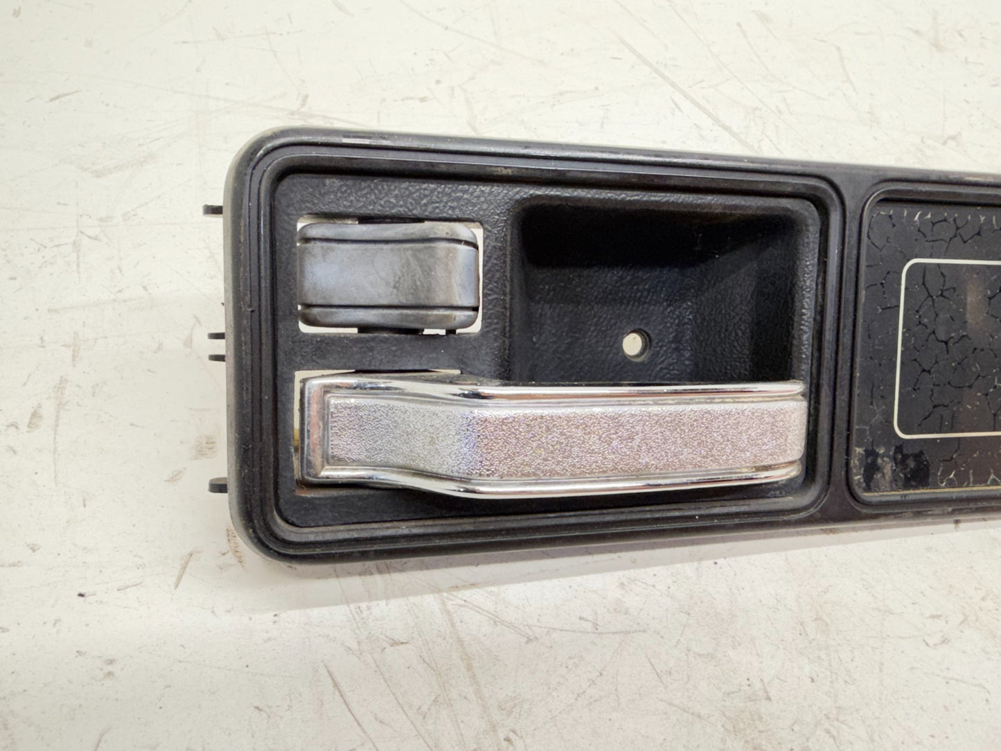 Jeep Cherokee XJ 84-96 Driver LH Front Interior Door Handle Window Manual Locks