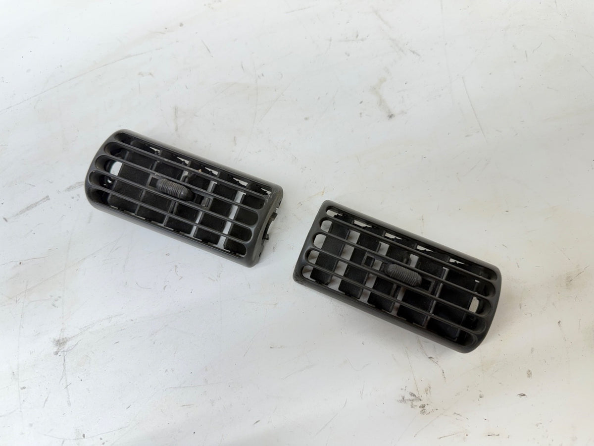 Jeep Wrangler TJ 97-06 OEM Center Dash Vents Louver Outlet Driver Passenger PAIR