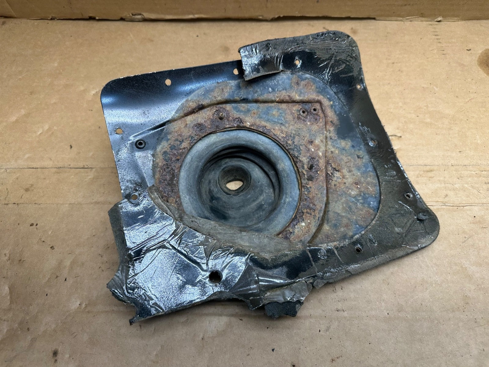 97-02 Jeep Wrangler TJ 5 Speed Manual Transmission Floor Plate Tunnel Cover OEM