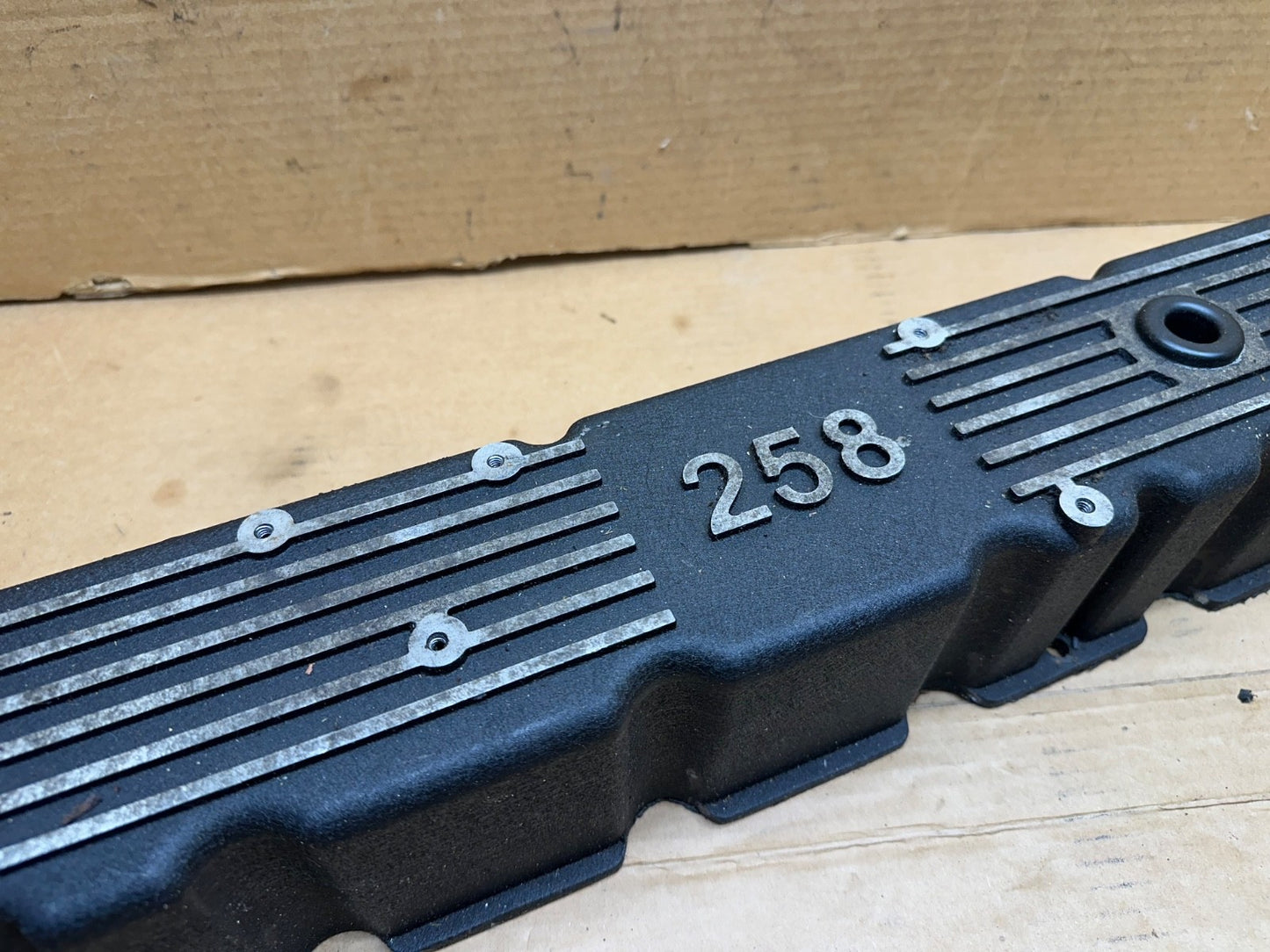 JEEP CJ  1980-86 4.2L AFTERMARKET Engine Valve Cover Aluminum 258 ci 4.2 L Black