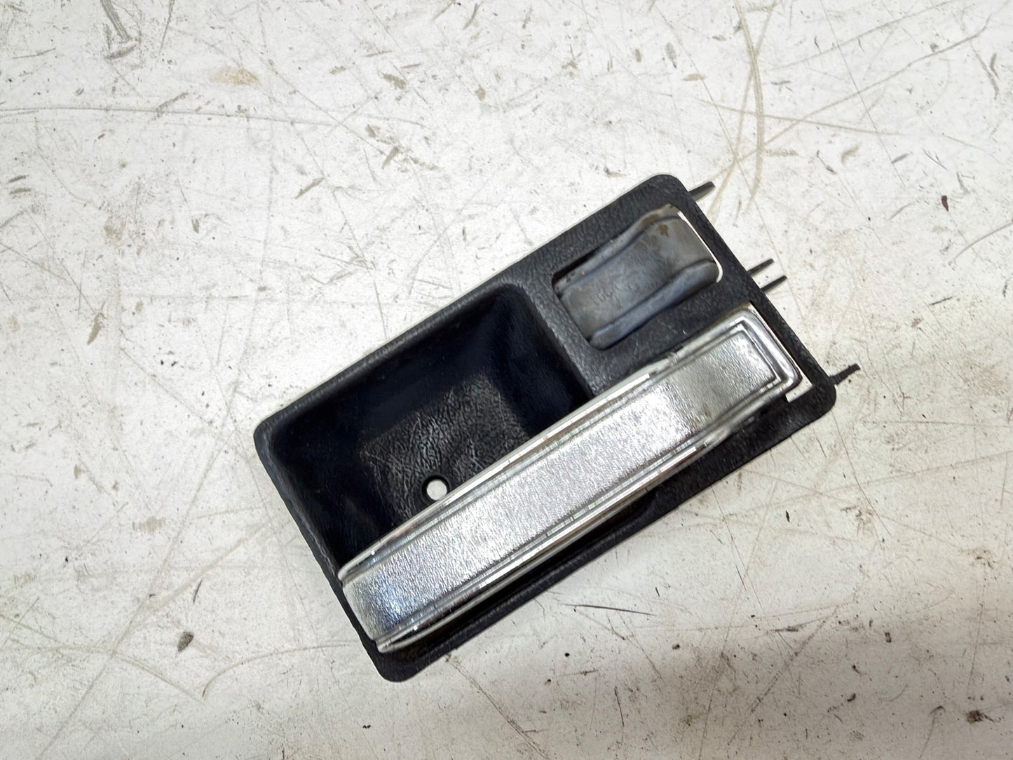 Jeep Cherokee XJ 84-96 Right Passenger Front Interior Door Handle Window Manual
