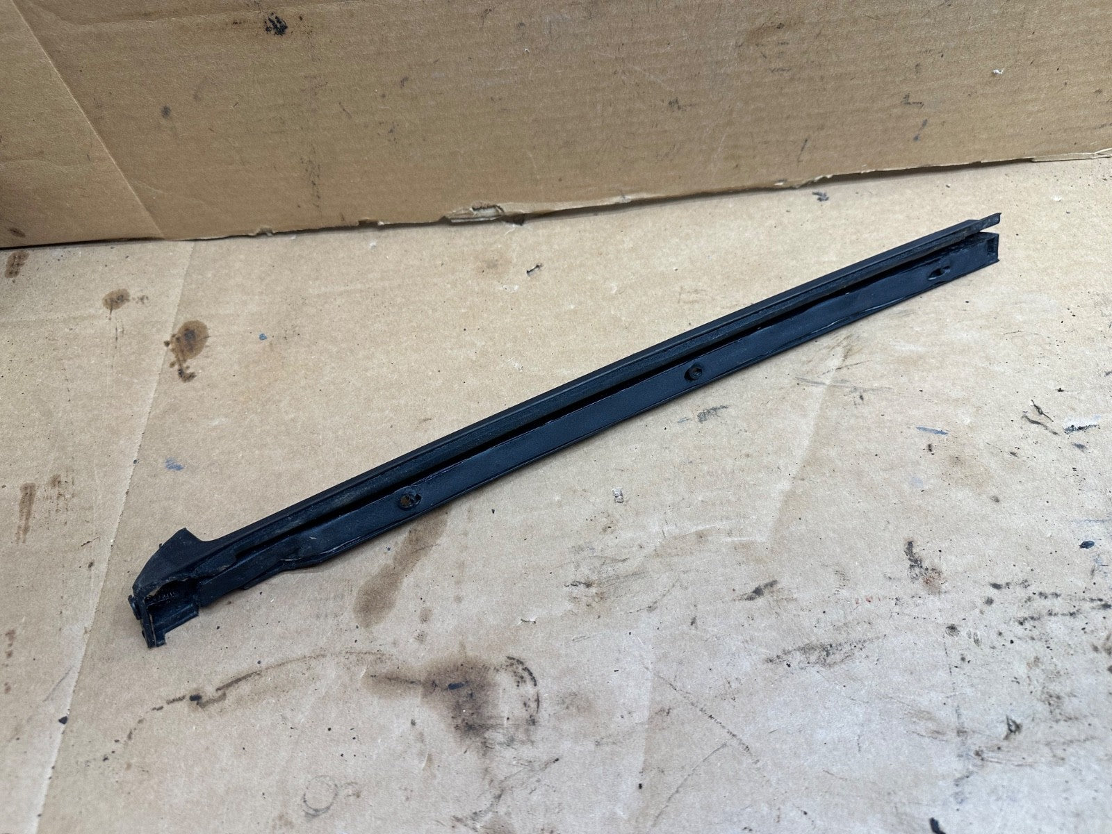 97-02 Jeep TJ Wrangler Windshield Frame Door Pillar Left OEM Trim Mount Bracket