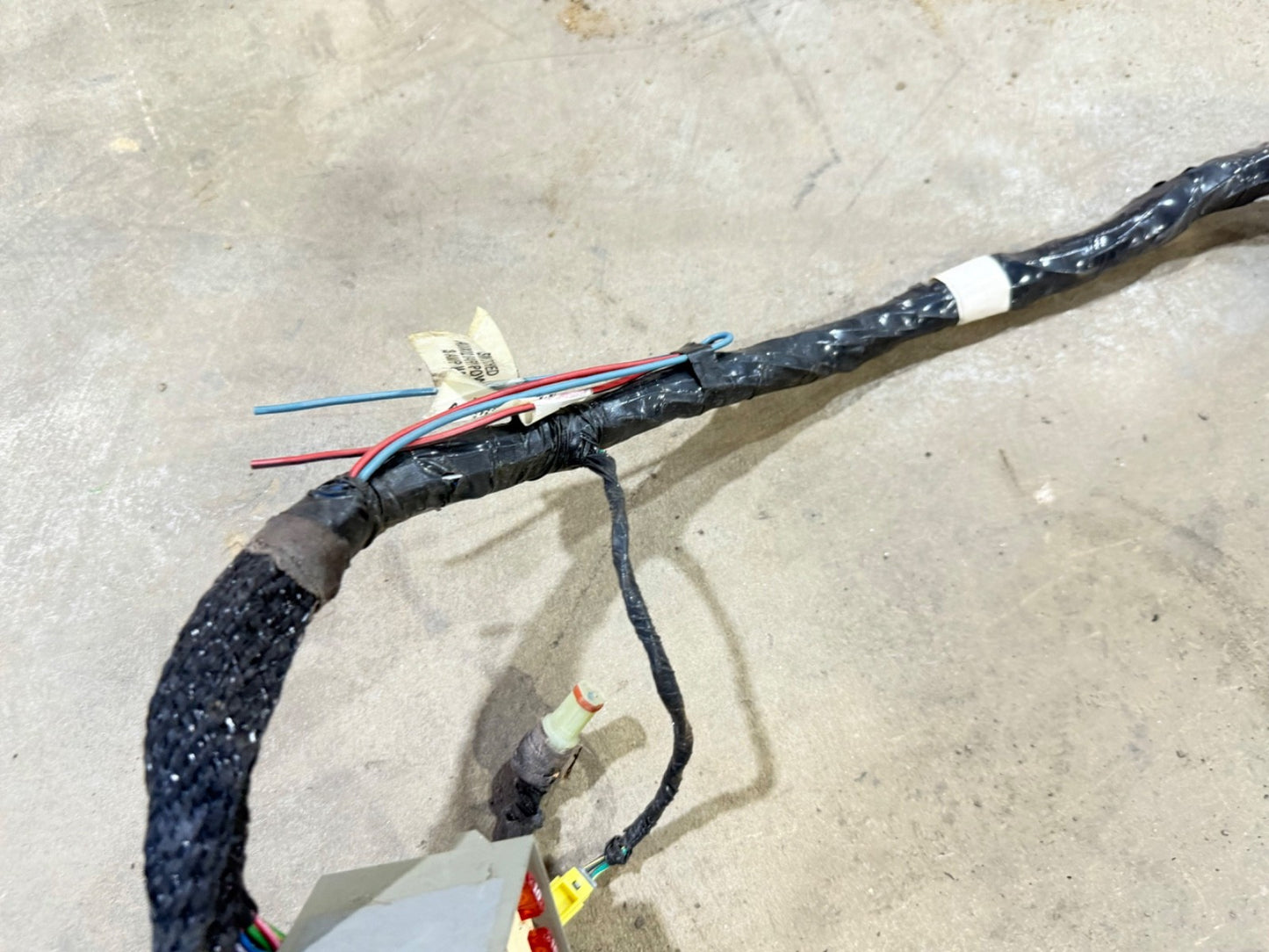 01 Jeep TJ Wrangler Interior Fusebox Crossbody Wire Harness Soft Top Under Dash