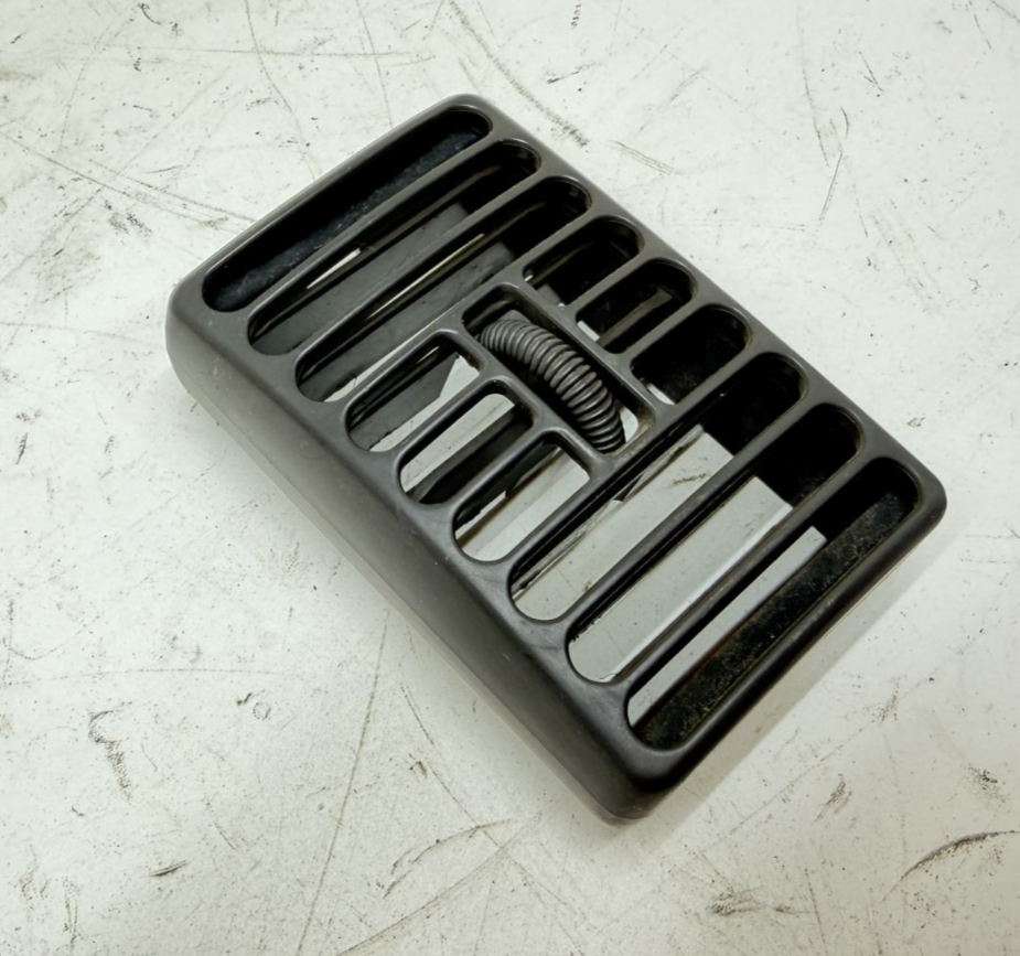 Jeep Cherokee XJ 97-01 OEM Single Left Right Dash Vent Louver Outlet Insert Grey