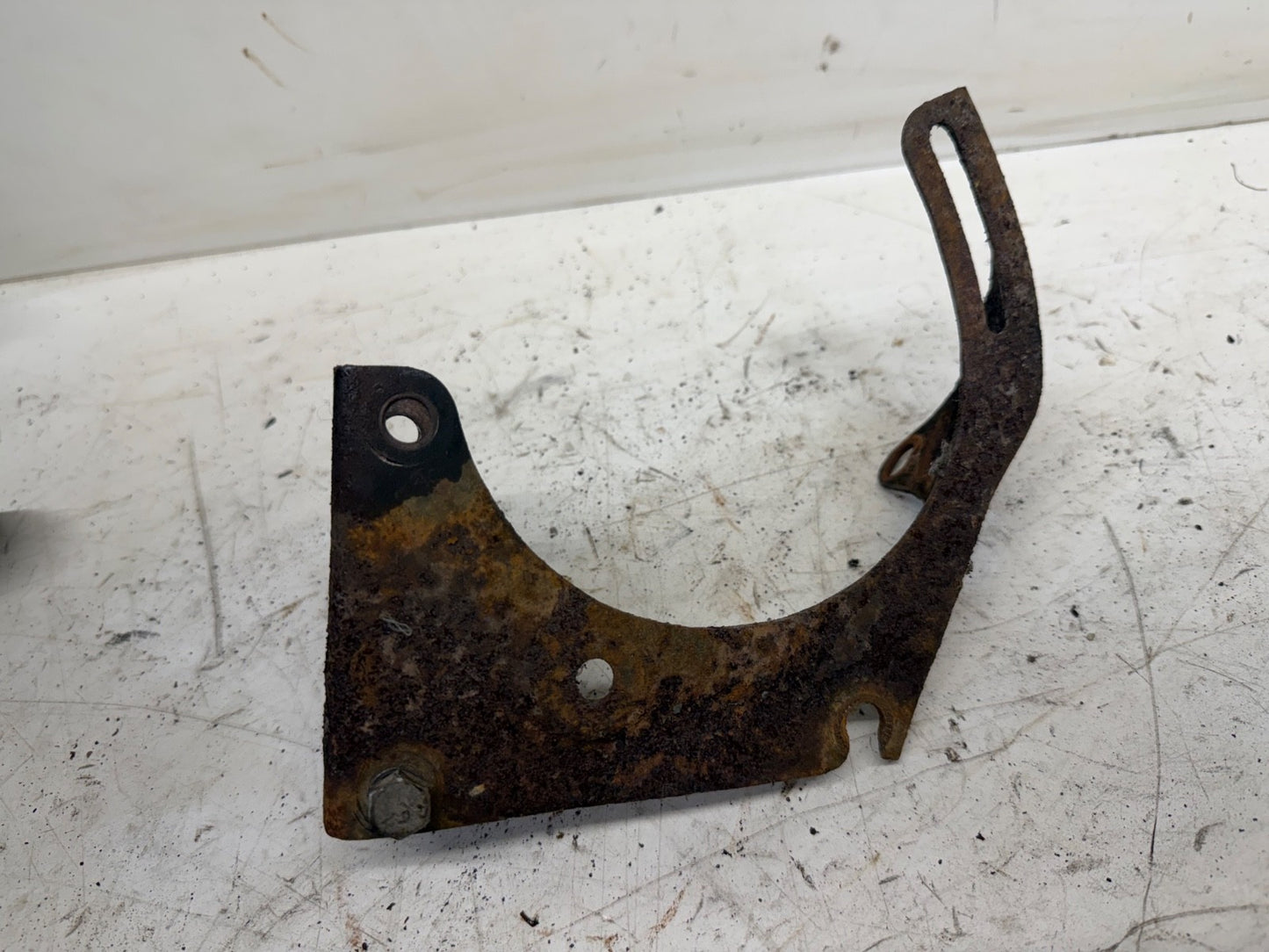 Jeep Wrangler YJ CJ 76-90 OEM 4.2L 2.5 Alternator Engine Mounting Bracket Mount