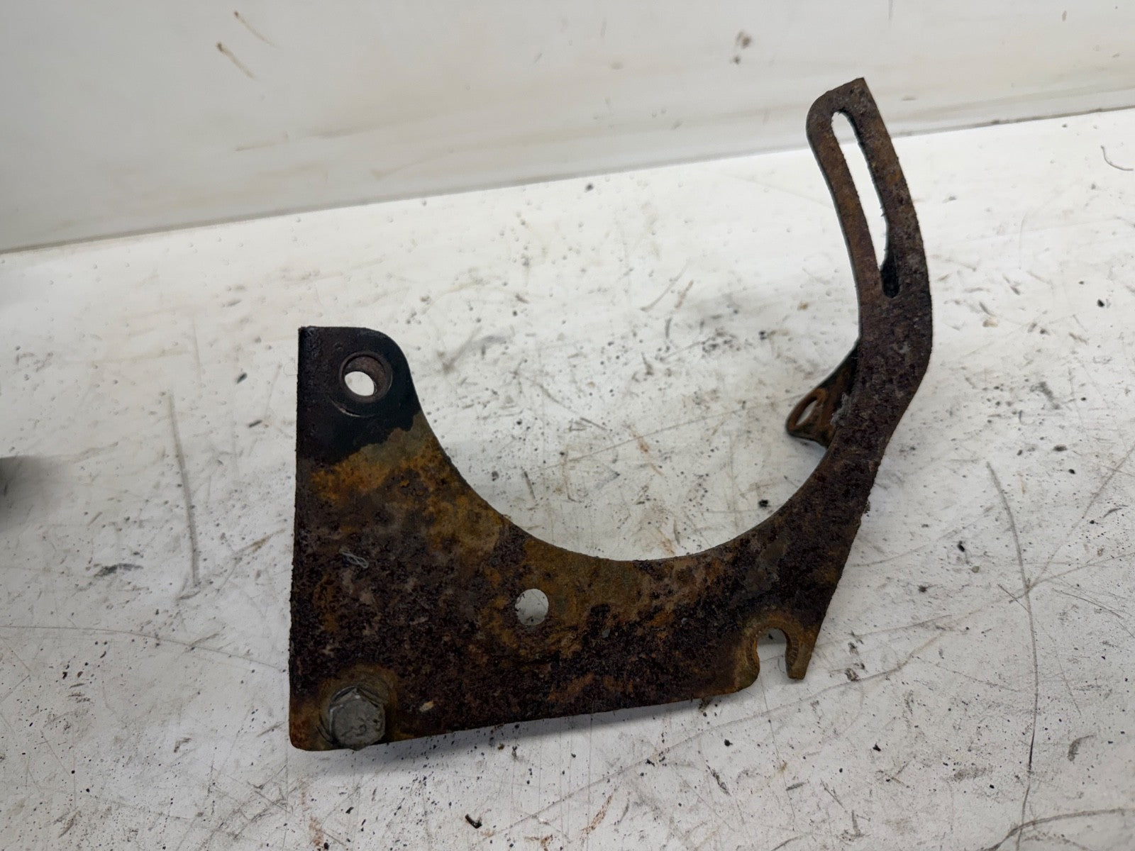 Jeep Wrangler YJ CJ 76-90 OEM 4.2L 2.5 Alternator Engine Mounting Bracket Mount