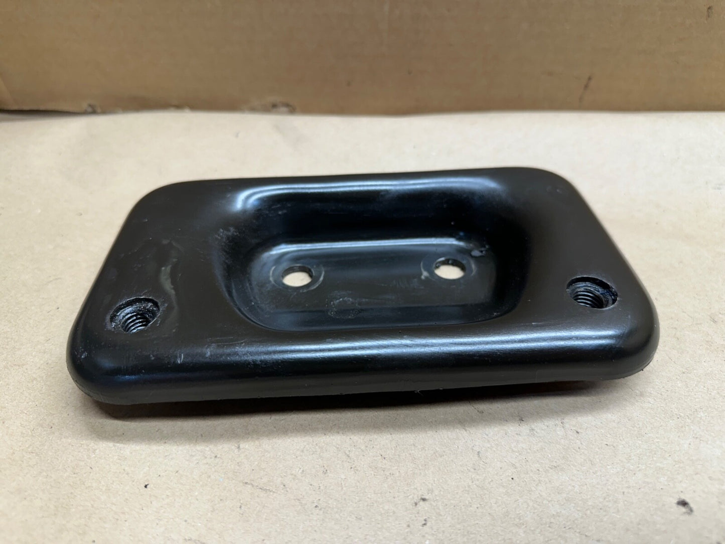 87-01 Jeep Cherokee XJ AW4 Automatic Transmission Exhaust Mount Bracket 2wd