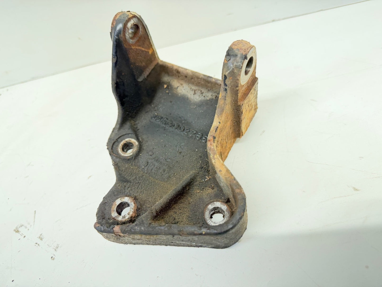 91-01 Engine Motor Mount Bracket OEM Right Side 4.0 L 6 Cyl Cherokee XJ Steel 40