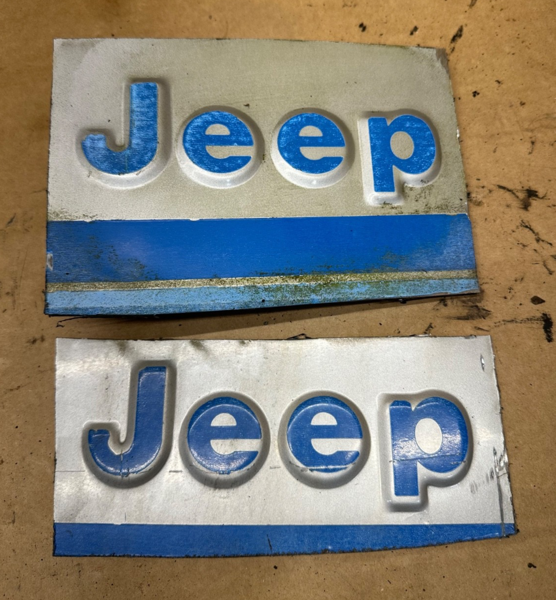 76-95 Jeep Wrangler YJ CJ 7 5 OEM SAHARA BODY FRONT PANEL LOGO Embossed Factory