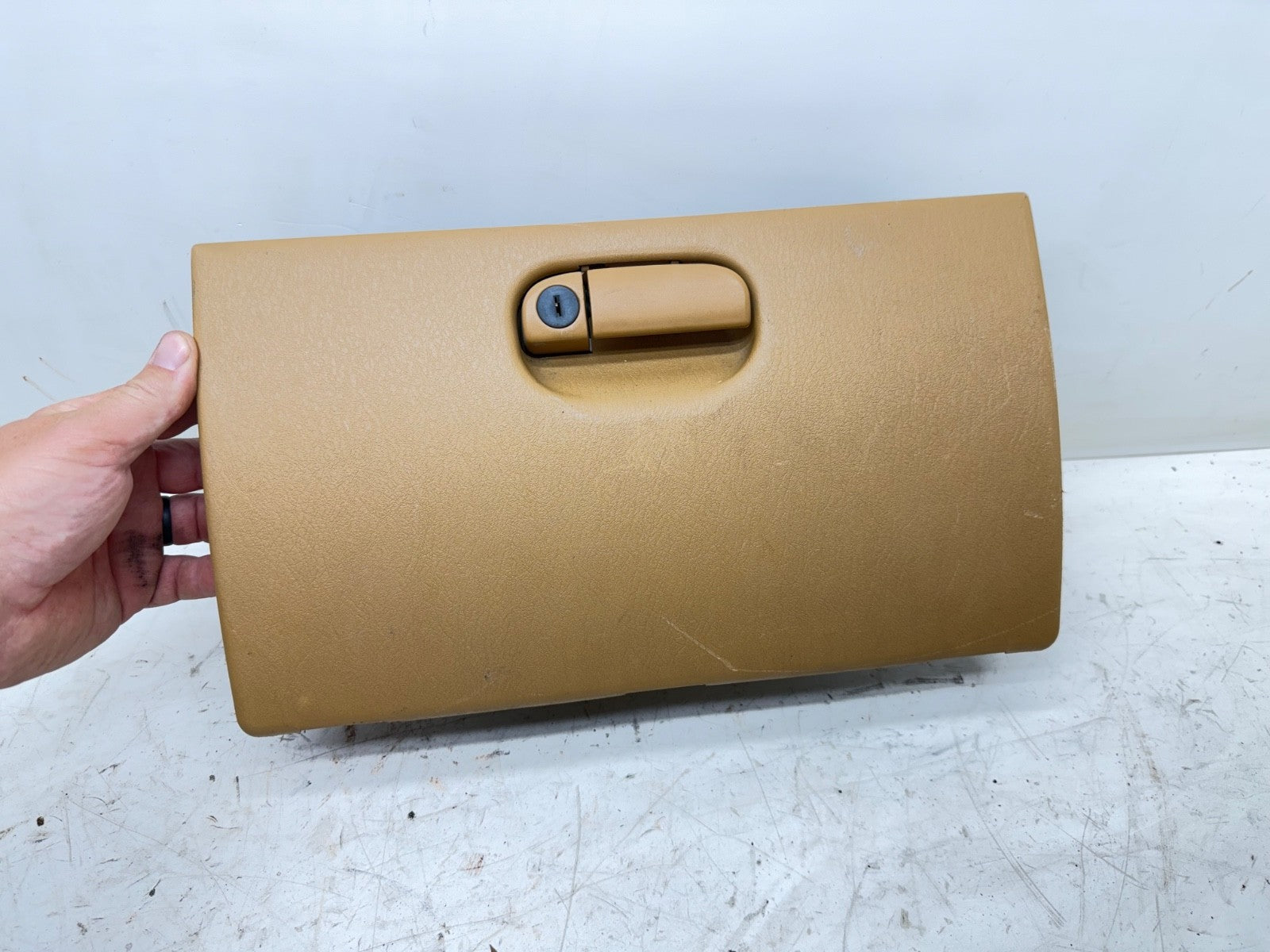 97-06 Jeep TJ Wrangler Saddle Tan Glove Box Assembly Door Handle Latch Glovebox
