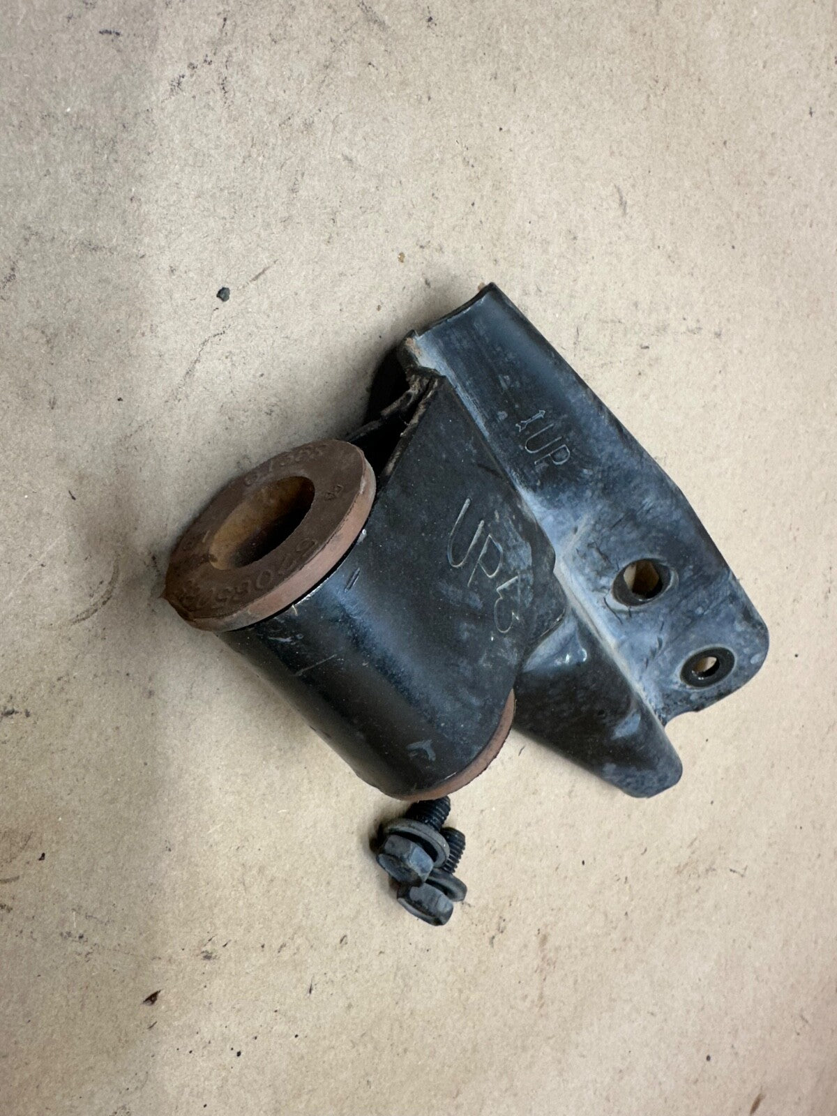 02-04 Jeep Liberty KJ 3.7L NV3550 5 Speed V6 Exhaust Mount Hanger Manual Trans