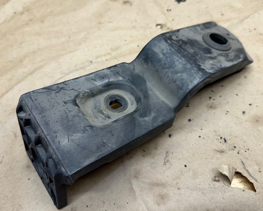99-13 Ford E150 E250 E350 Radiator Top Right Bracket 6C24-8B359-AA Support OEM