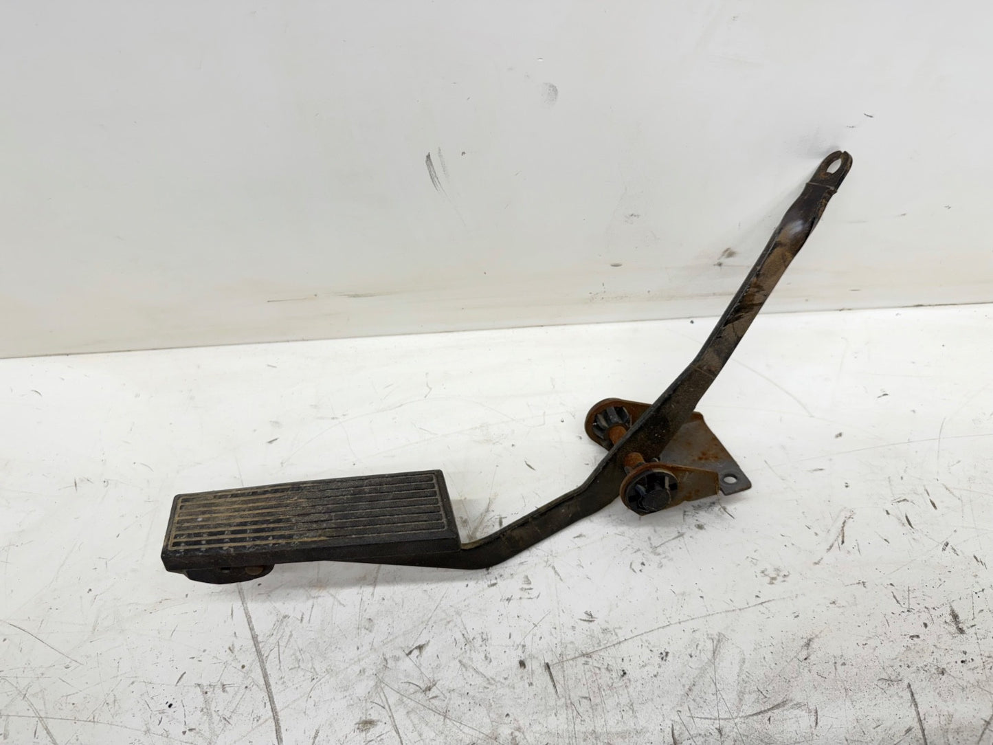 Jeep Wrangler TJ 97-06 Gas Accelerator Pedal Throttle Bracket Firewall Petal OEM