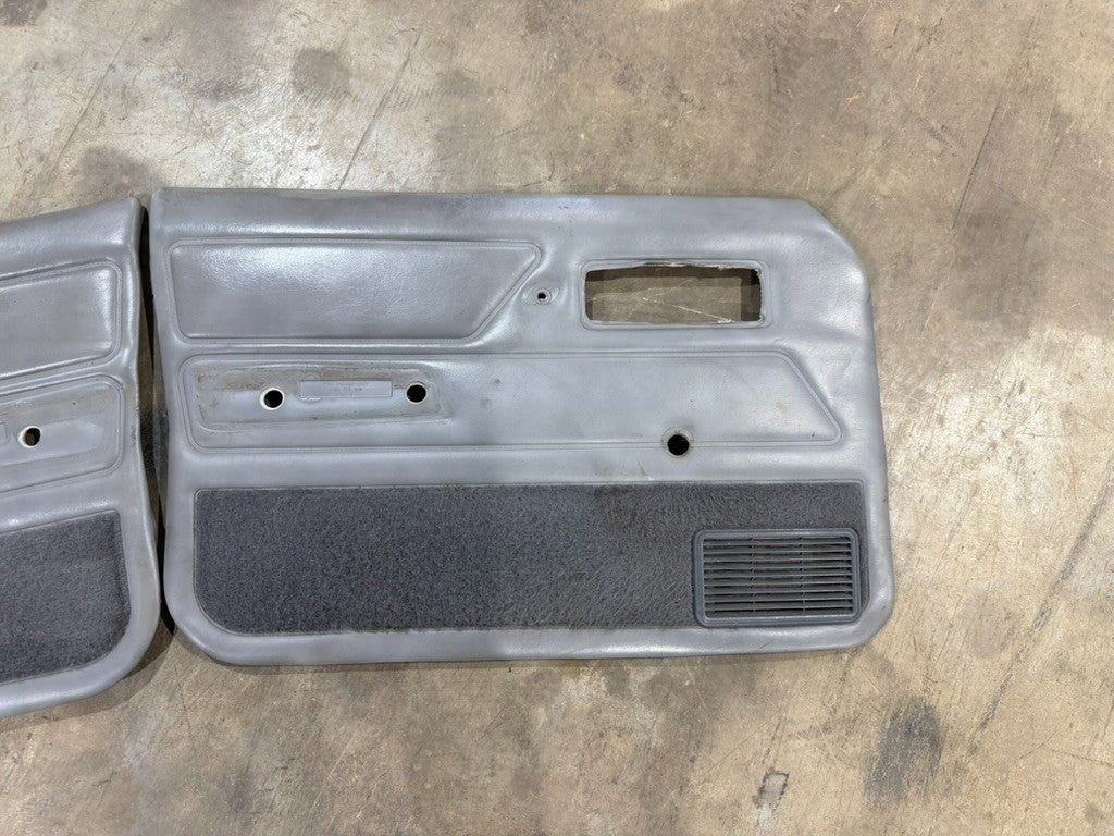 84-96 Jeep Cherokee XJ Pair L R Gray Interior Door Panel Manual Crank Windows OE