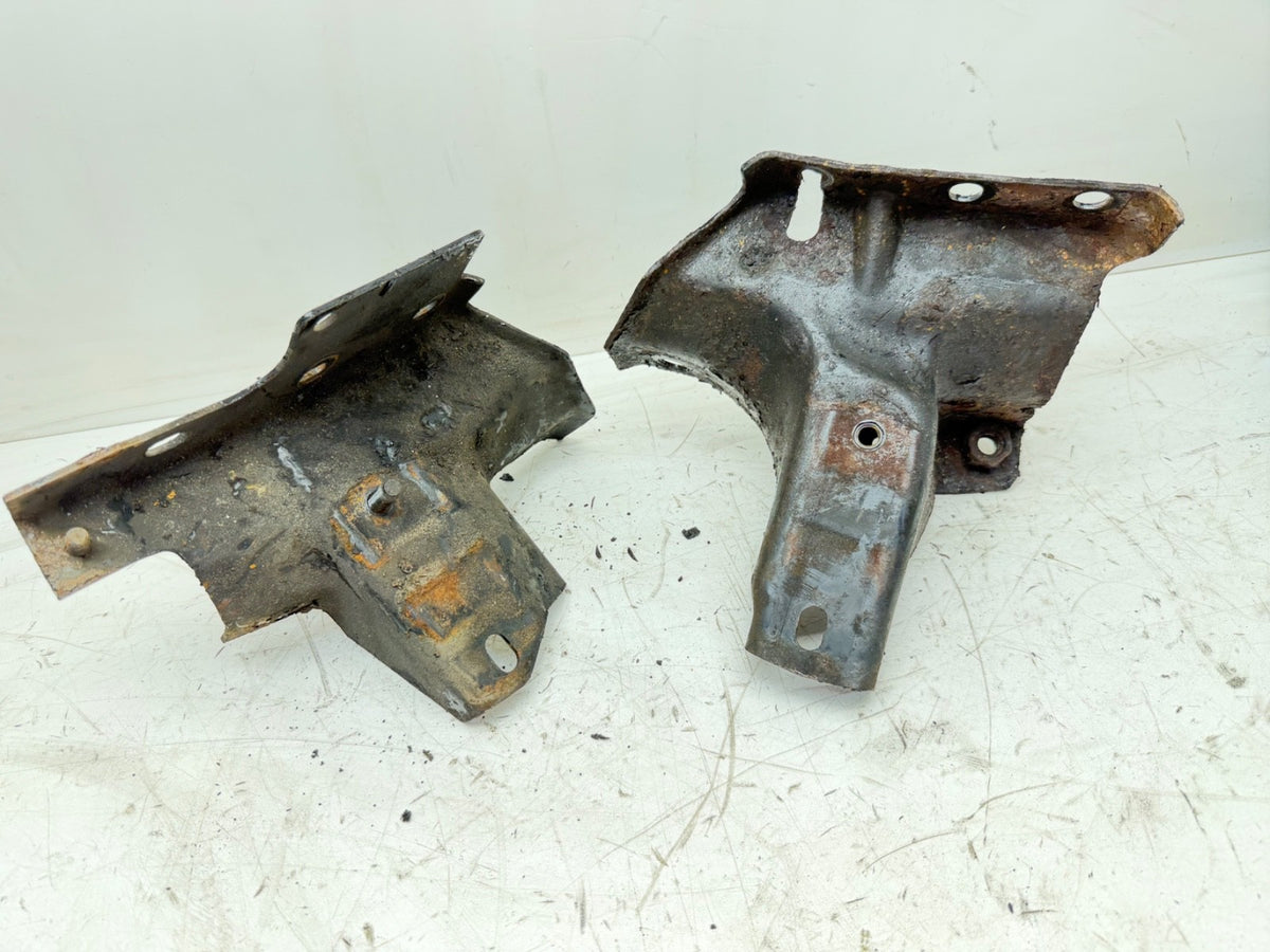 Jeep Cherokee XJ 97-01 4.0L 6 Cylinder Frame Side Engine Motor Mount Bracket OEM