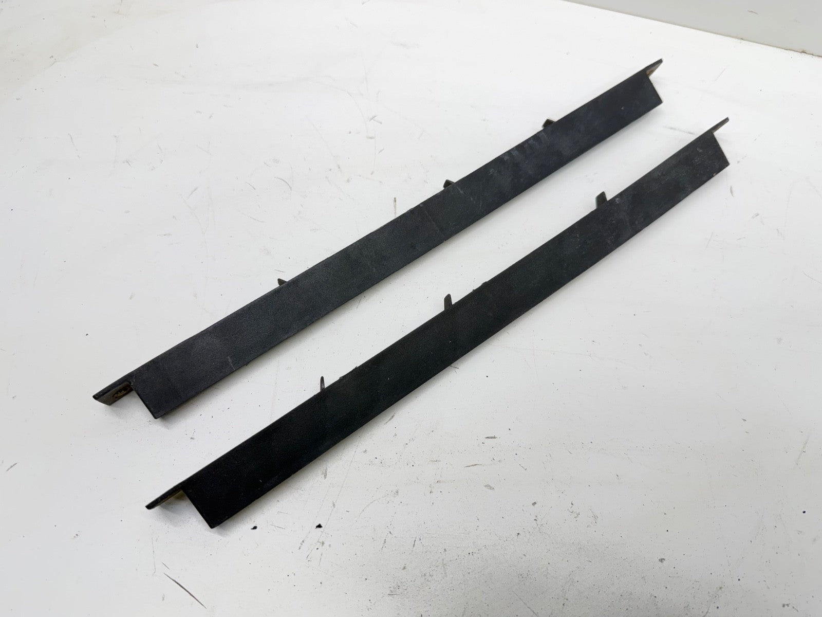 PAIR L+R Jeep CJ 76-86 Windshield Defrost Upper Dash Vent OEM Duct 1984 Stamp