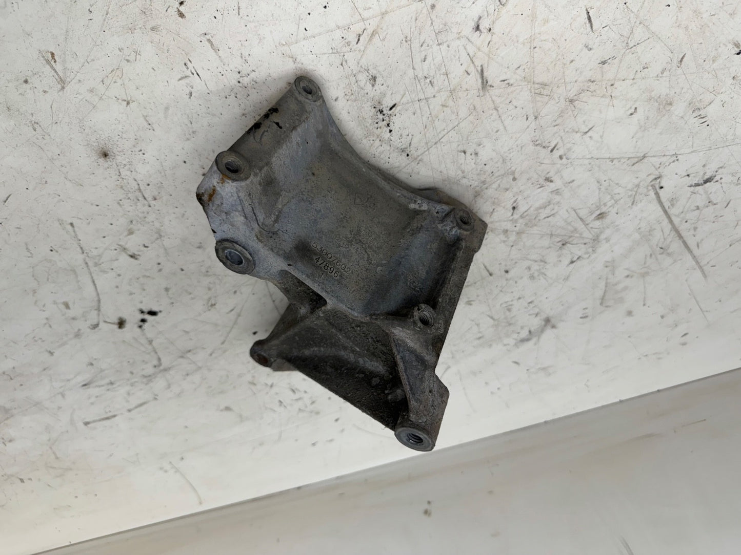 91-95 Jeep Wrangler YJ Upper Alternator AC Compressor Mount Bracket 2.5L 4.0