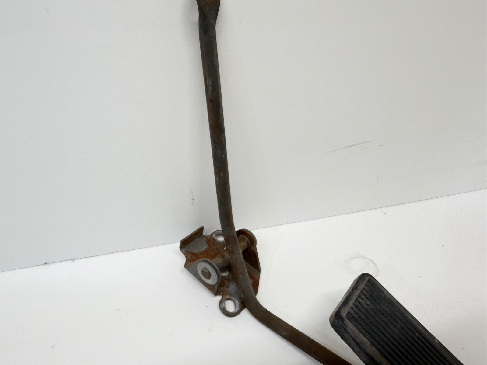 Jeep Cherokee XJ 84-96 OEM Fuel Gas Accelerator Pedal Throttle Petal Go Factory