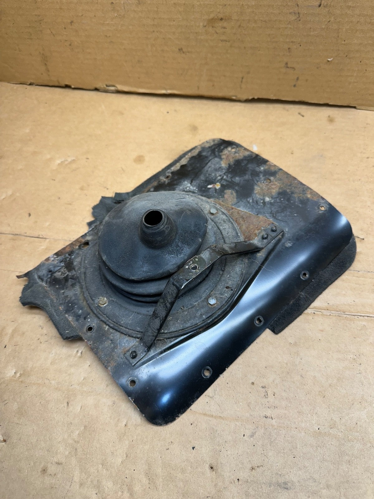 97-02 Jeep Wrangler TJ 5 Speed Manual Transmission Floor Plate Tunnel Cover OEM