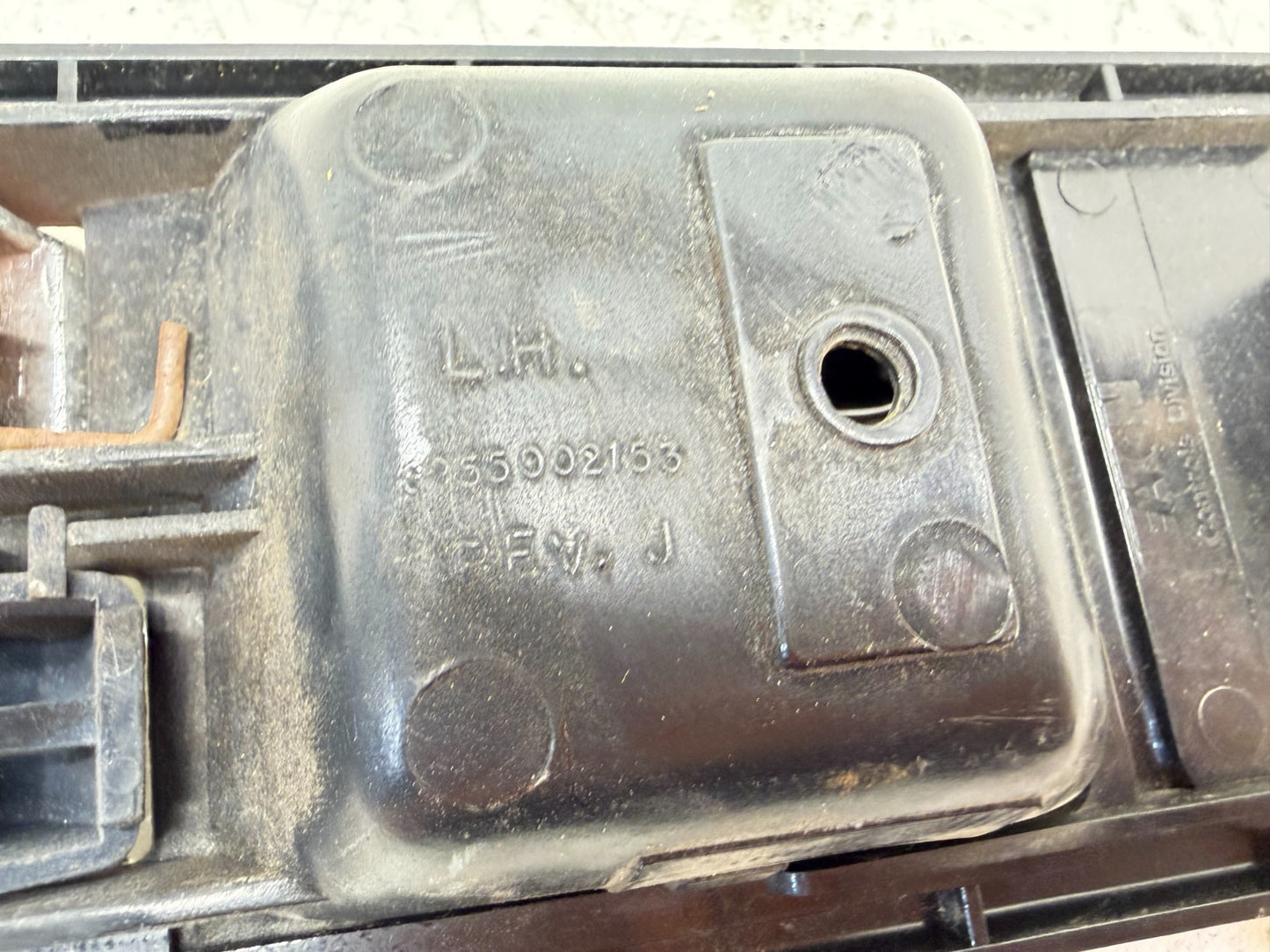 Jeep Cherokee XJ 84-96 Driver LH Front Interior Door Handle Window Manual Locks