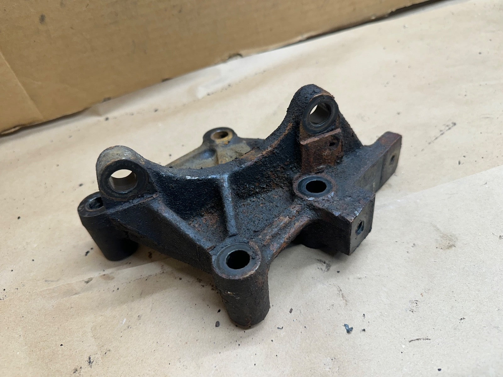 1987-1995 Jeep Wrangler YJ Steering Box Mounting Bracket Mount Brace OEM Factory