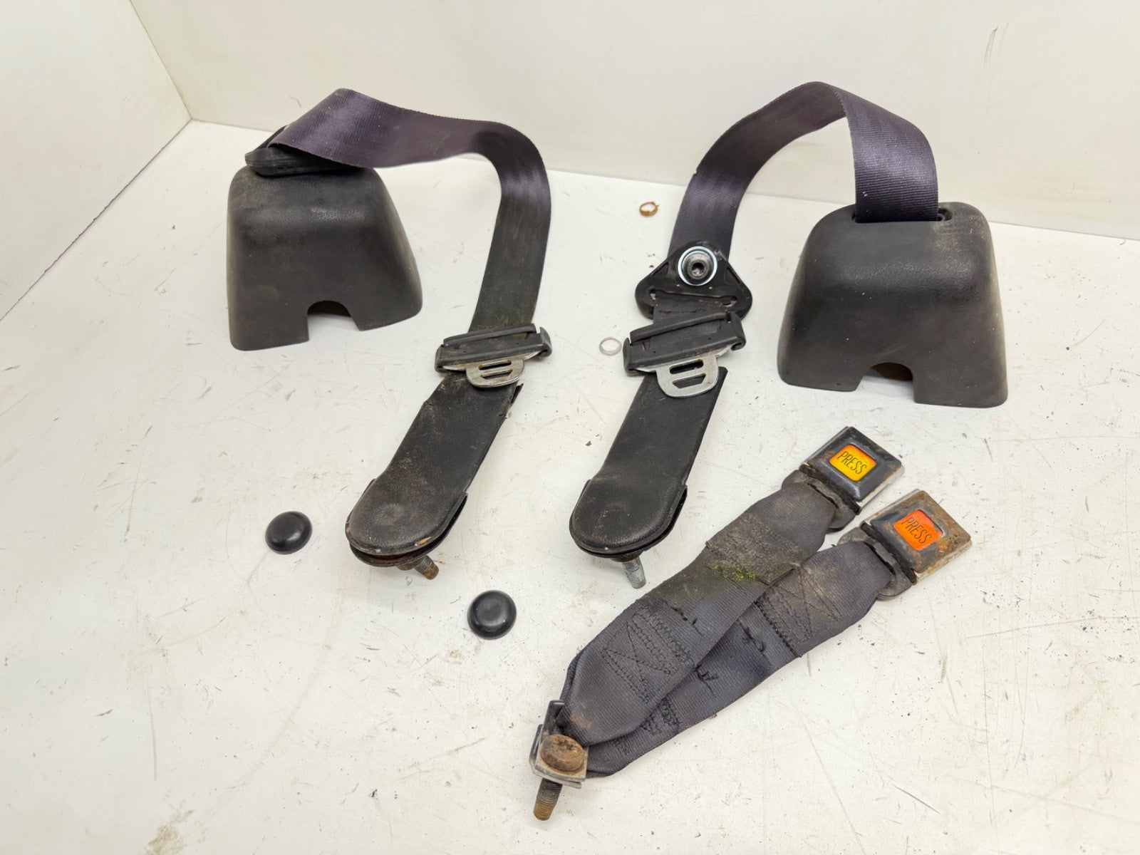 92-95 Wrangler Jeep YJ REAR SEAT BELTS SHOULDER BELT FEMALE BUCKLE BACK Set OEM