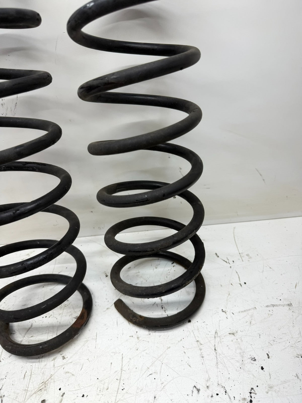 Jeep Cherokee XJ 84-01 Front Coil Springs Set Spring OEM Factory Suspension L R