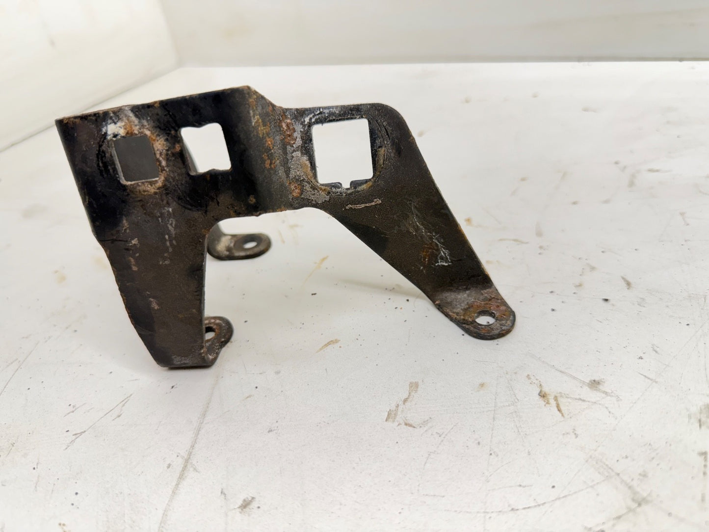 91-02 Jeep Wrangler TJ 4.0 L Throttle Cable Bracket Kickdown Mount OEM Factory