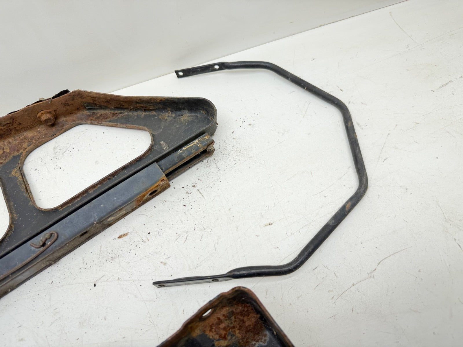 91-95 Driver Side Left Jeep Wrangler YJ Front SEAT MOUNT BRACKET Slider Mounting