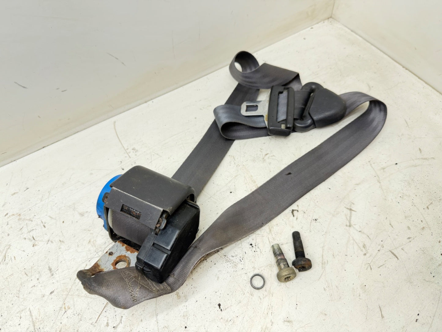 Jeep Wrangler TJ 97-02 Front Right Seat Belt Dark Grey Seat Belt Passenger OEM