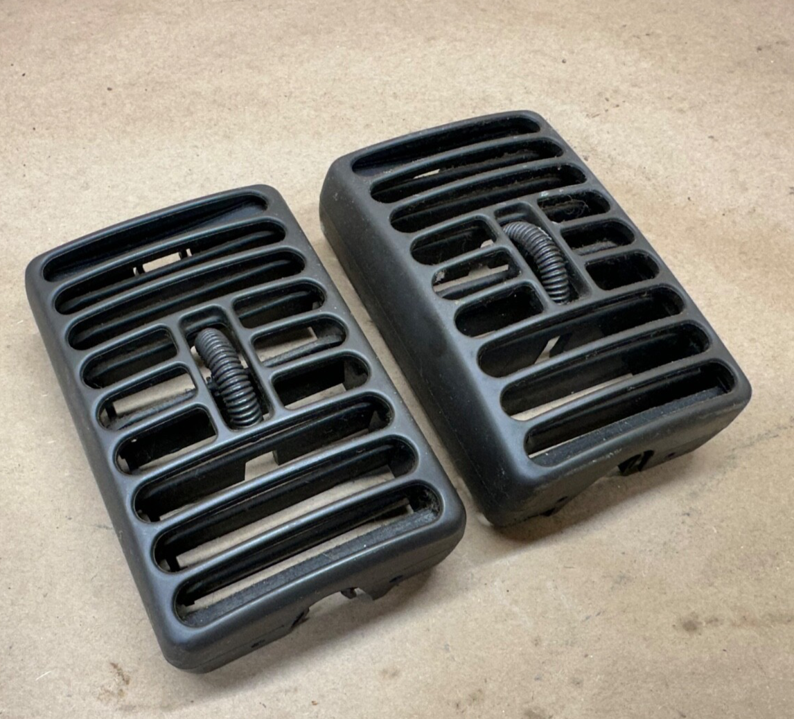 Jeep Cherokee XJ 97-01 OEM Left Right Dash Vents Louver Driver Passenger HVAC