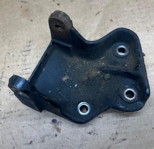 87-99 Jeep Wrangler YJ TJ Engine Mount Bracket Passenger Side Right Mounting OEM