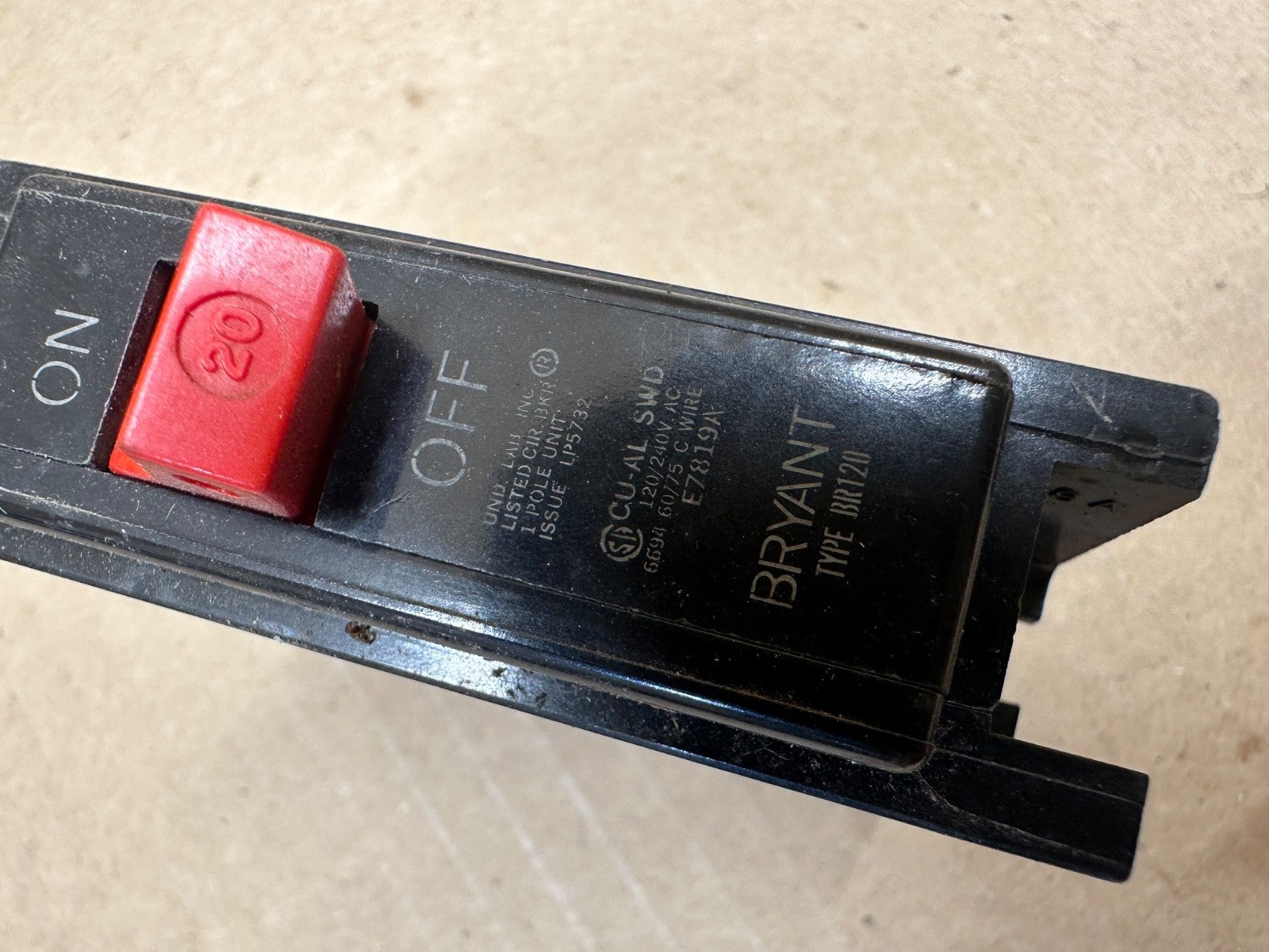 Bryant BR120 Circuit Breaker, 1-Pole, 20A, 120/240VAC, CU-AL SWD *Free Shipping*