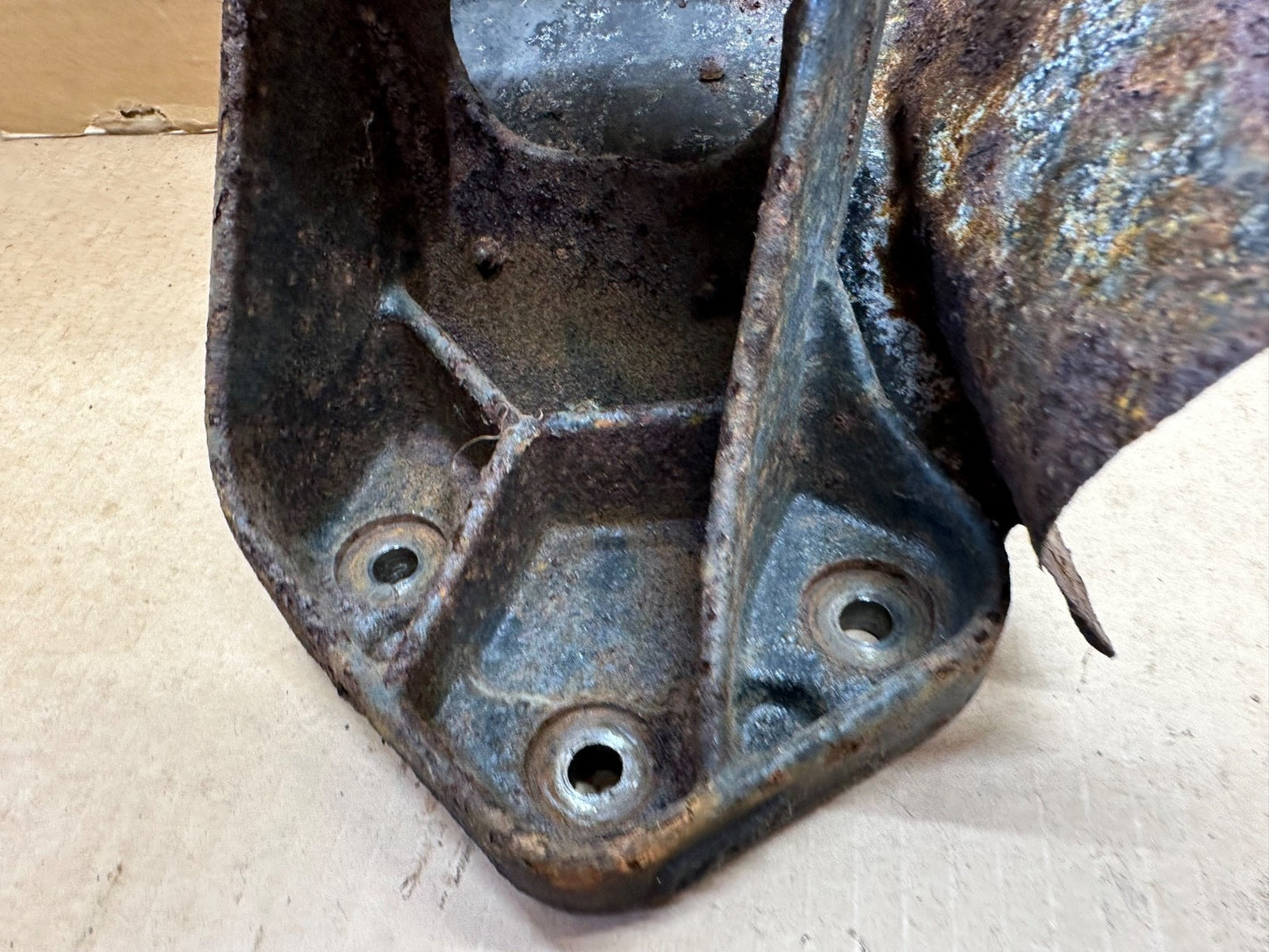 Jeep Wrangler TJ 00-06 4.0 6 Cyl Passenger Motor Mount 52059286AB Cherokee XJ