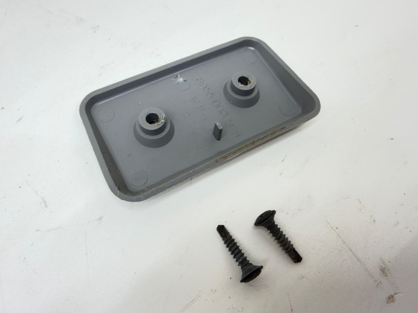 Jeep Cherokee XJ 84-96 Spare Tire Rub Plate Trim Bezel Cargo Area 8955003569 OEM