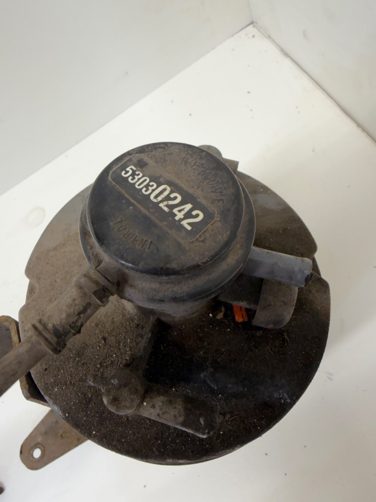Jeep Cherokee XJ 91-95 OEM Charcoal Filter Evap Canister Bracket Mount Factory
