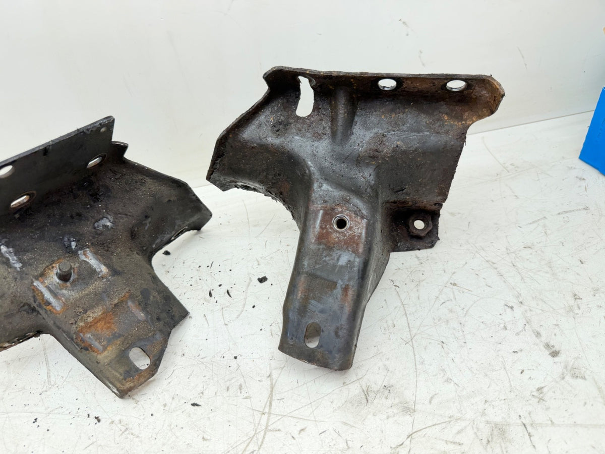 Jeep Cherokee XJ 97-01 4.0L 6 Cylinder Frame Side Engine Motor Mount Bracket OEM