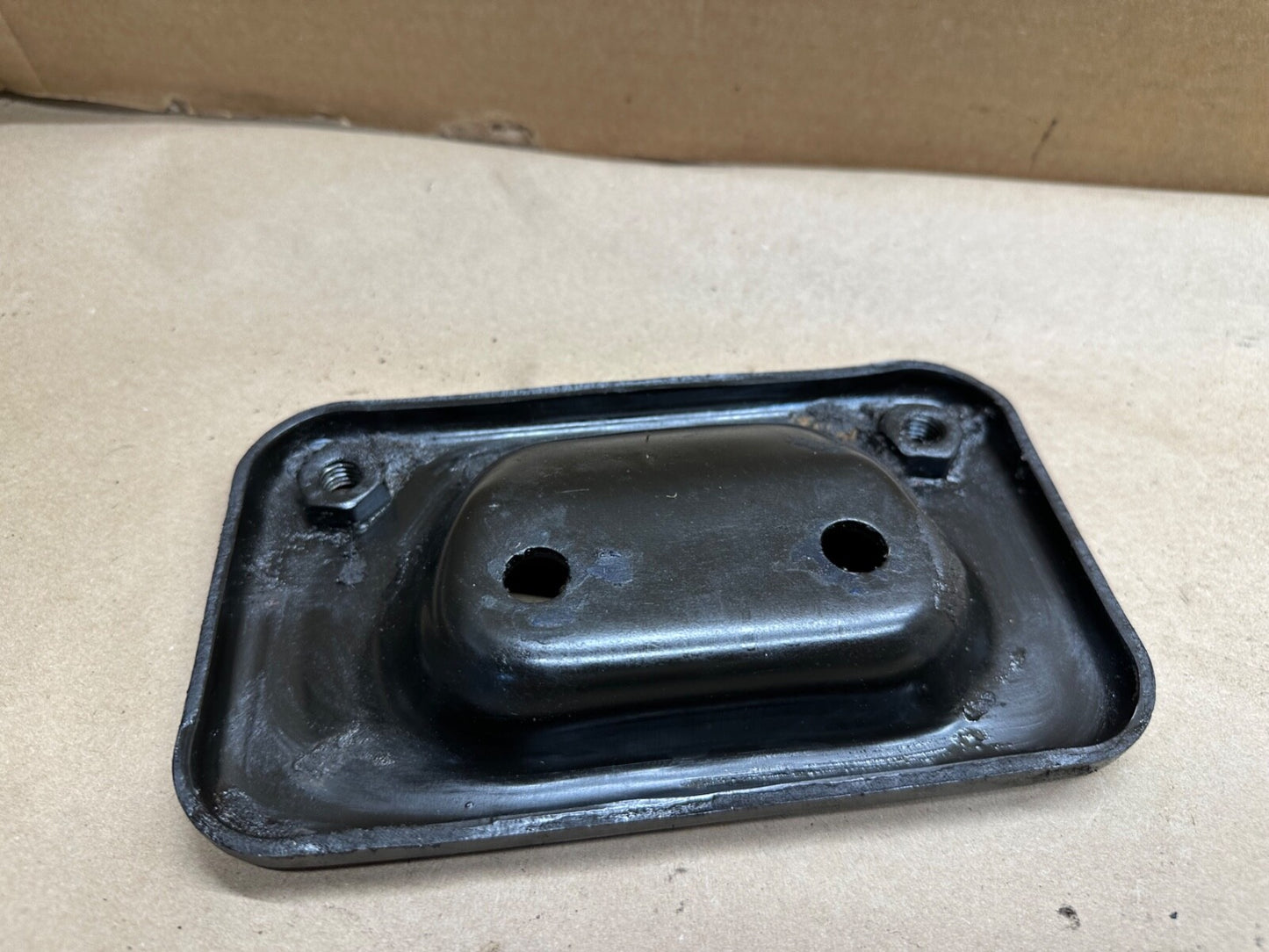 87-01 Jeep Cherokee XJ AW4 Automatic Transmission Exhaust Mount Bracket 2wd