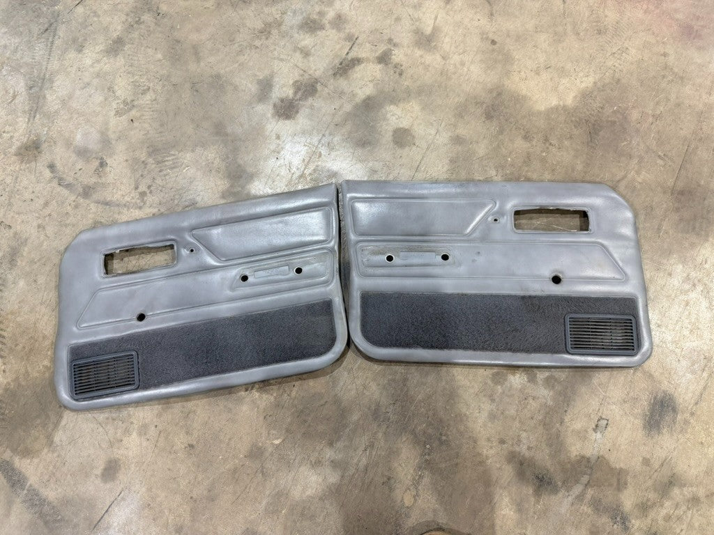84-96 Jeep Cherokee XJ Pair L R Gray Interior Door Panel Manual Crank Windows OE