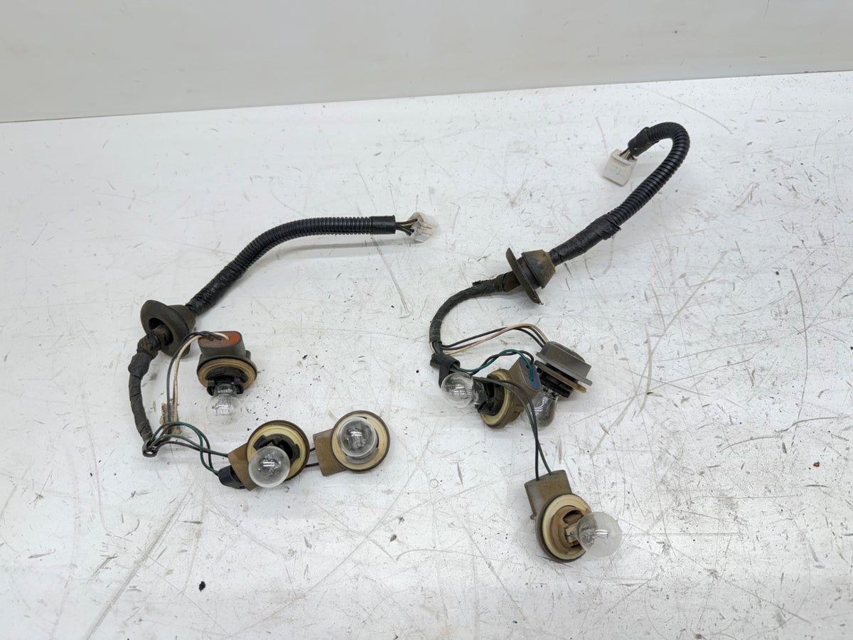 97-01 Jeep Cherokee XJ Tail Light Wiring Harness Left Right Plug Taillight Pair