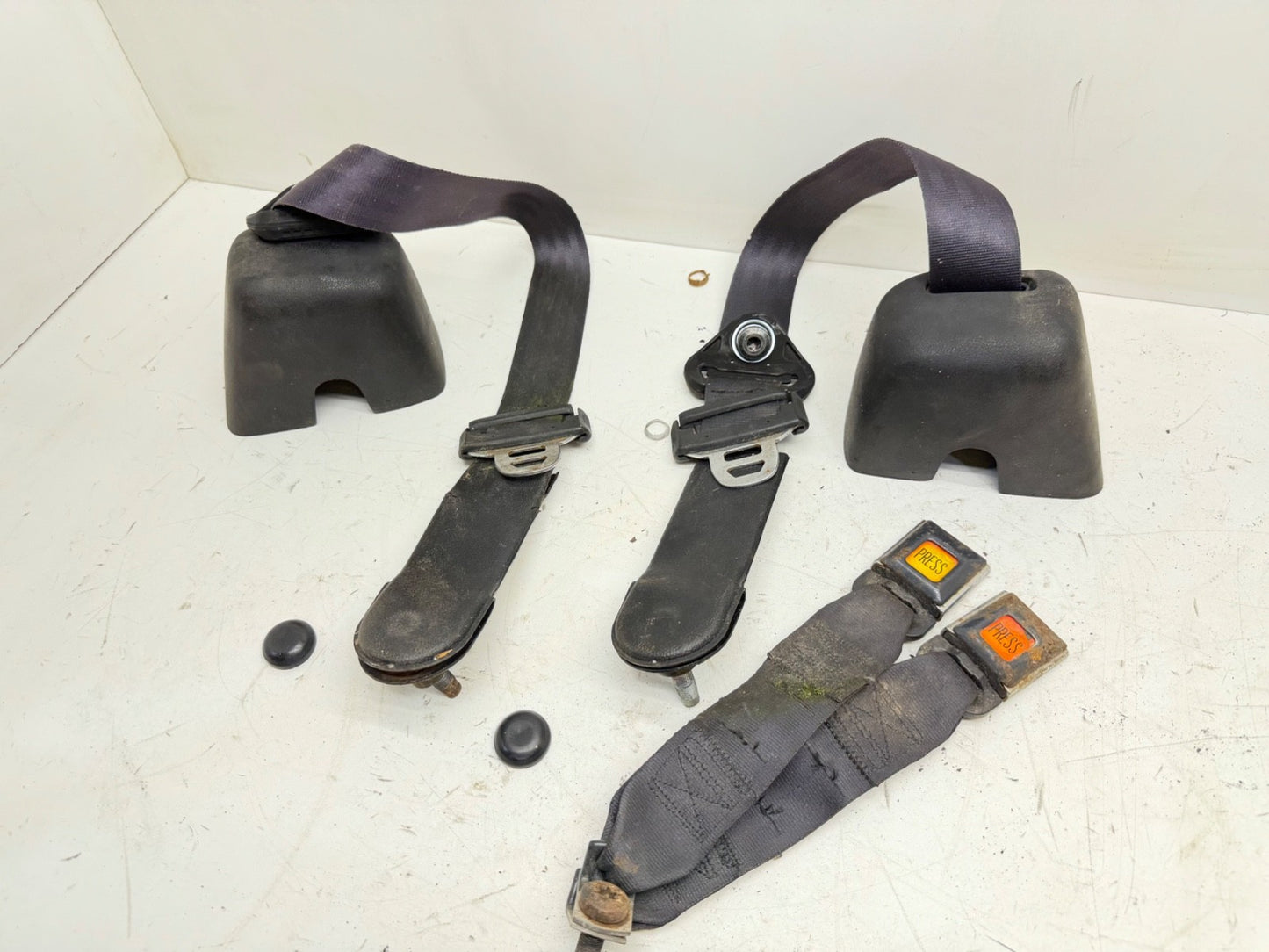92-95 Wrangler Jeep YJ REAR SEAT BELTS SHOULDER BELT FEMALE BUCKLE BACK Set OEM