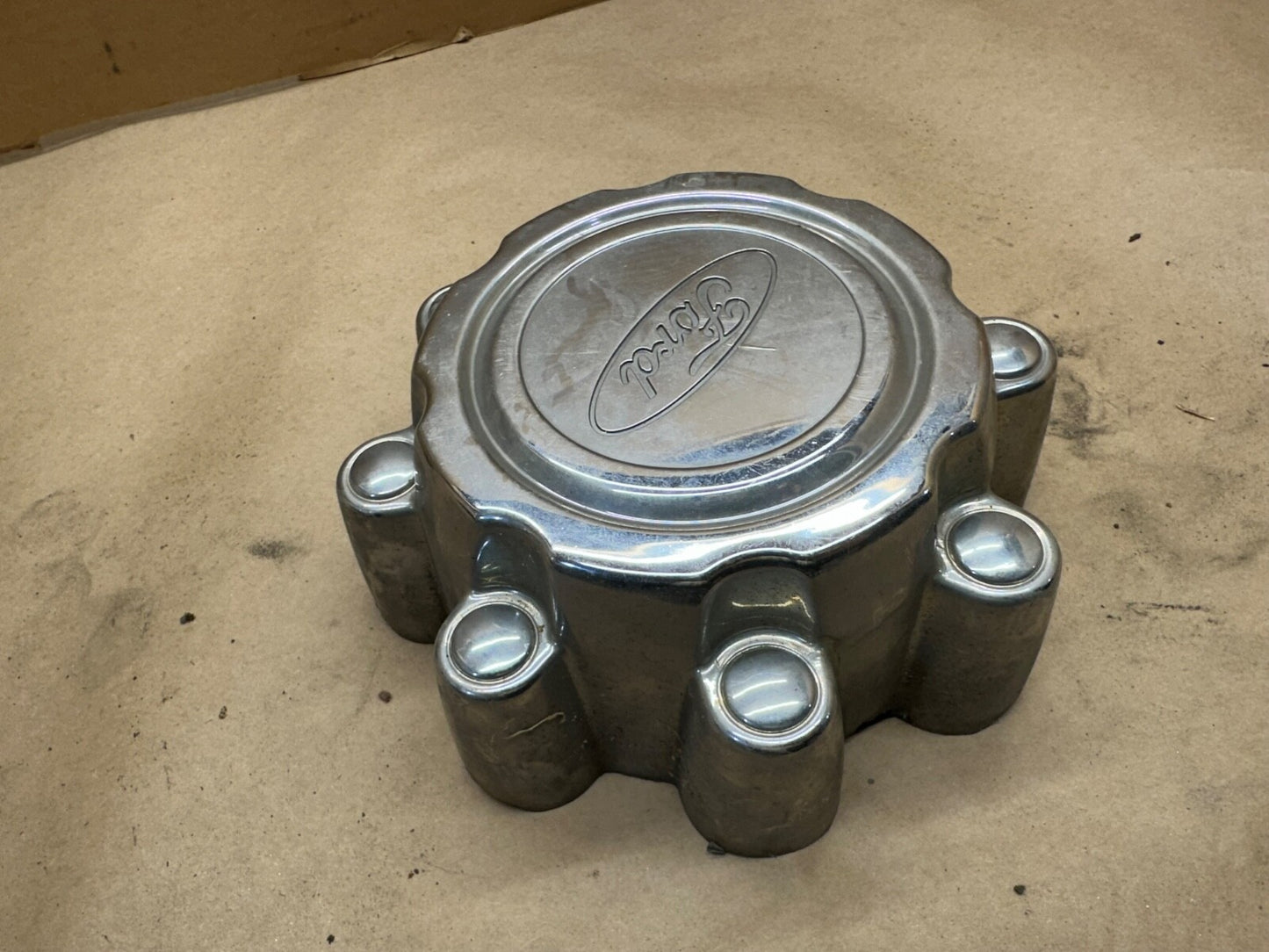 99-05 Ford F-250 F-350 PAIR Front Rear OEM Hub Cap F81A-1A096-BB F81A-1A096-CA