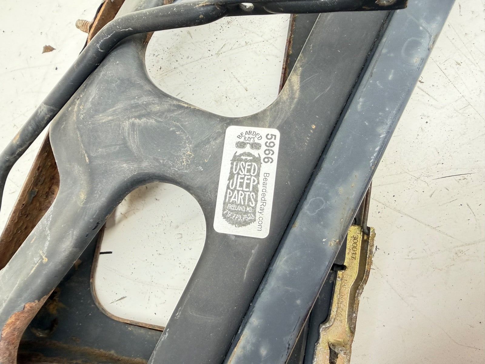 91-95 Driver Side Left Jeep Wrangler YJ Front SEAT MOUNT BRACKET Slider Mounting