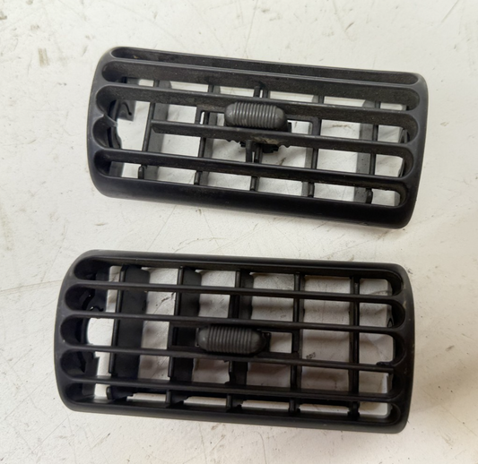 Jeep Cherokee XJ 97-01 OEM Pair Center Dash Vent Louver Outlet Insert Middle Gre