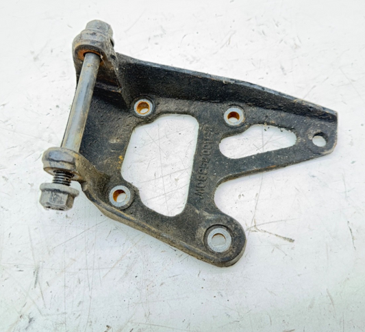Jeep Wrangler YJ 87-90 2.5 L 4 Cyl Passenger Side Motor Engine Mount 8952001182