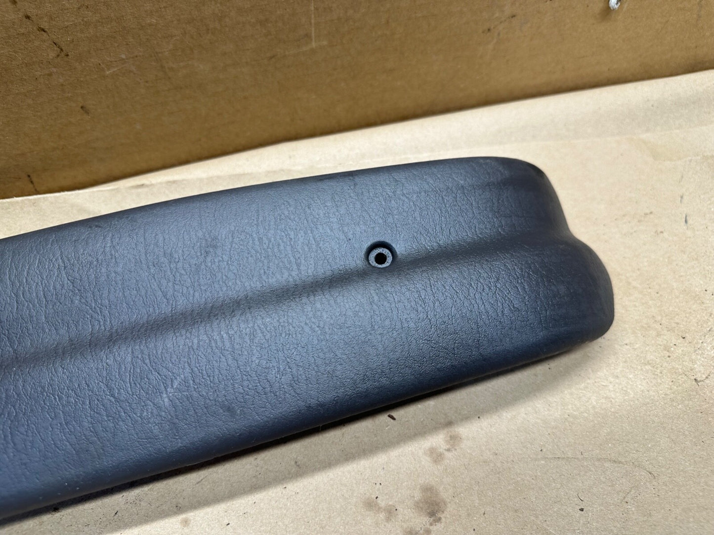 1997-2001 Jeep Cherokee XJ Lower Seat Trim Panel Right Passenger R 97 98 99 00