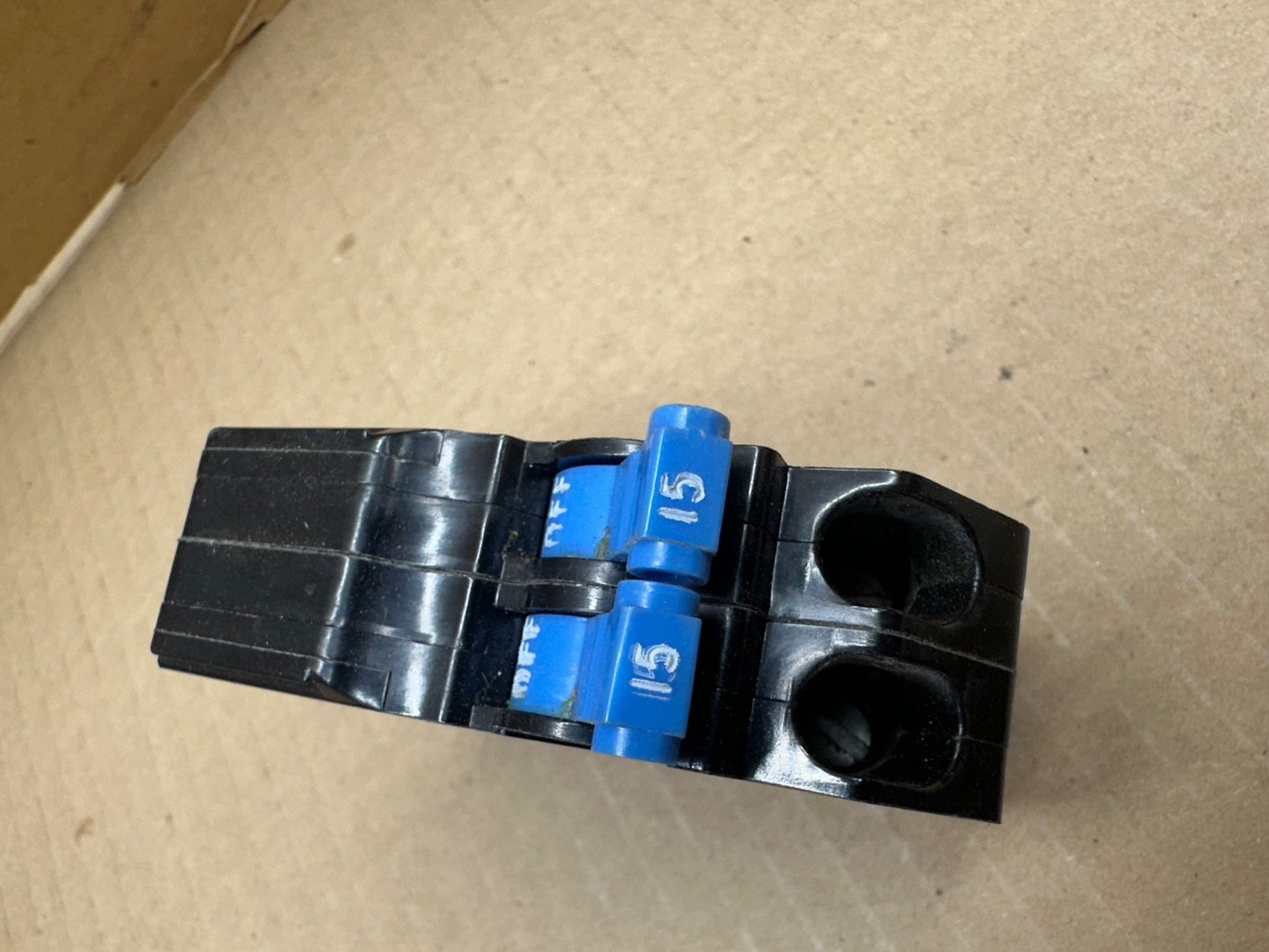 Murray Arrow Hart MM1515 Tandem Circuit Breaker, 2-P, 15A, 120/240V, Style MM