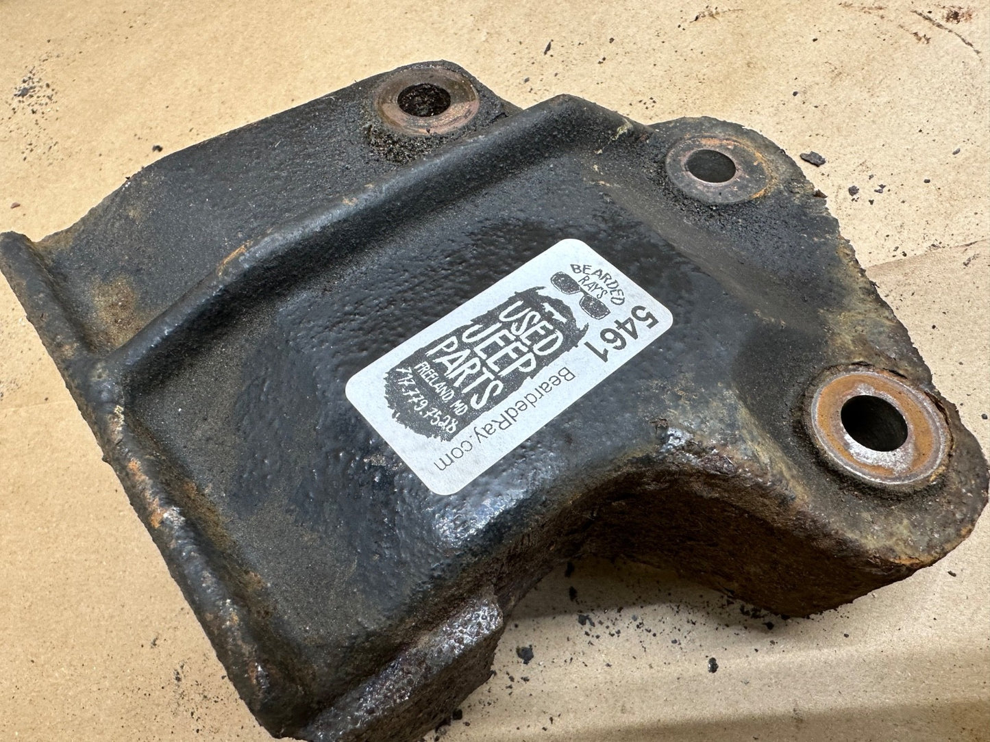 1987-90 Jeep Wrangler YJ Engine Mount Bracket Passenger Side - 8952002786 Right
