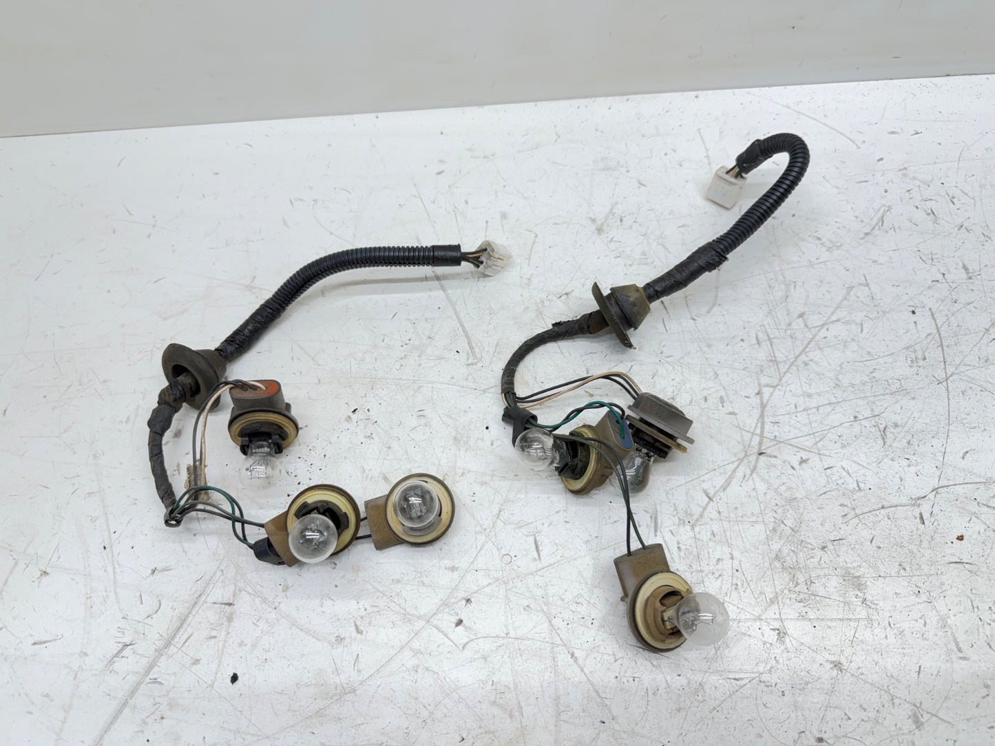 97-01 Jeep Cherokee XJ Tail Light Wiring Harness Left Right Plug Taillight Pair