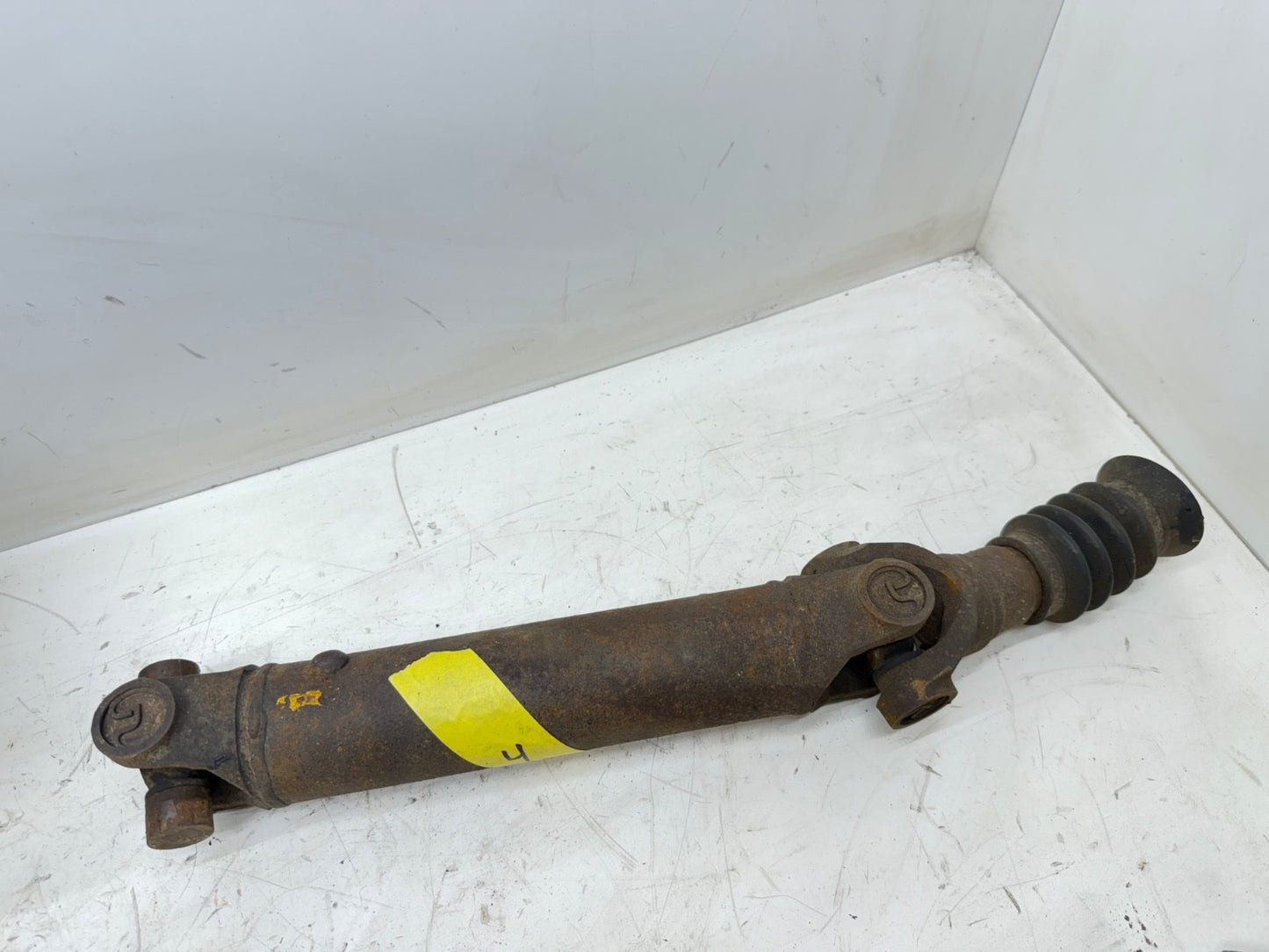 97-02 Jeep Wrangler TJ 13.5" REAR DRIVESHAFT 2.5L 4 CYL 5 Spd Drive Shaft 2.5 L